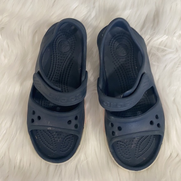 Kids Navy Blue Crocs Sandals Velcro Summer Shoe - Picture 3 of 5